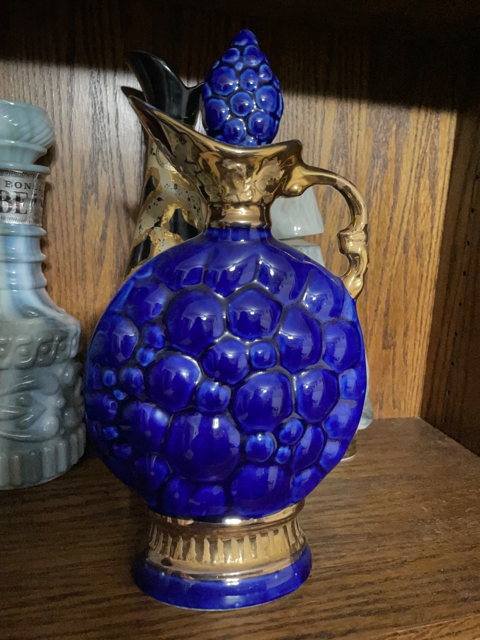 Jim Beam Cobalt Blue Grape Cluster Ceramic Whiskey Decanter