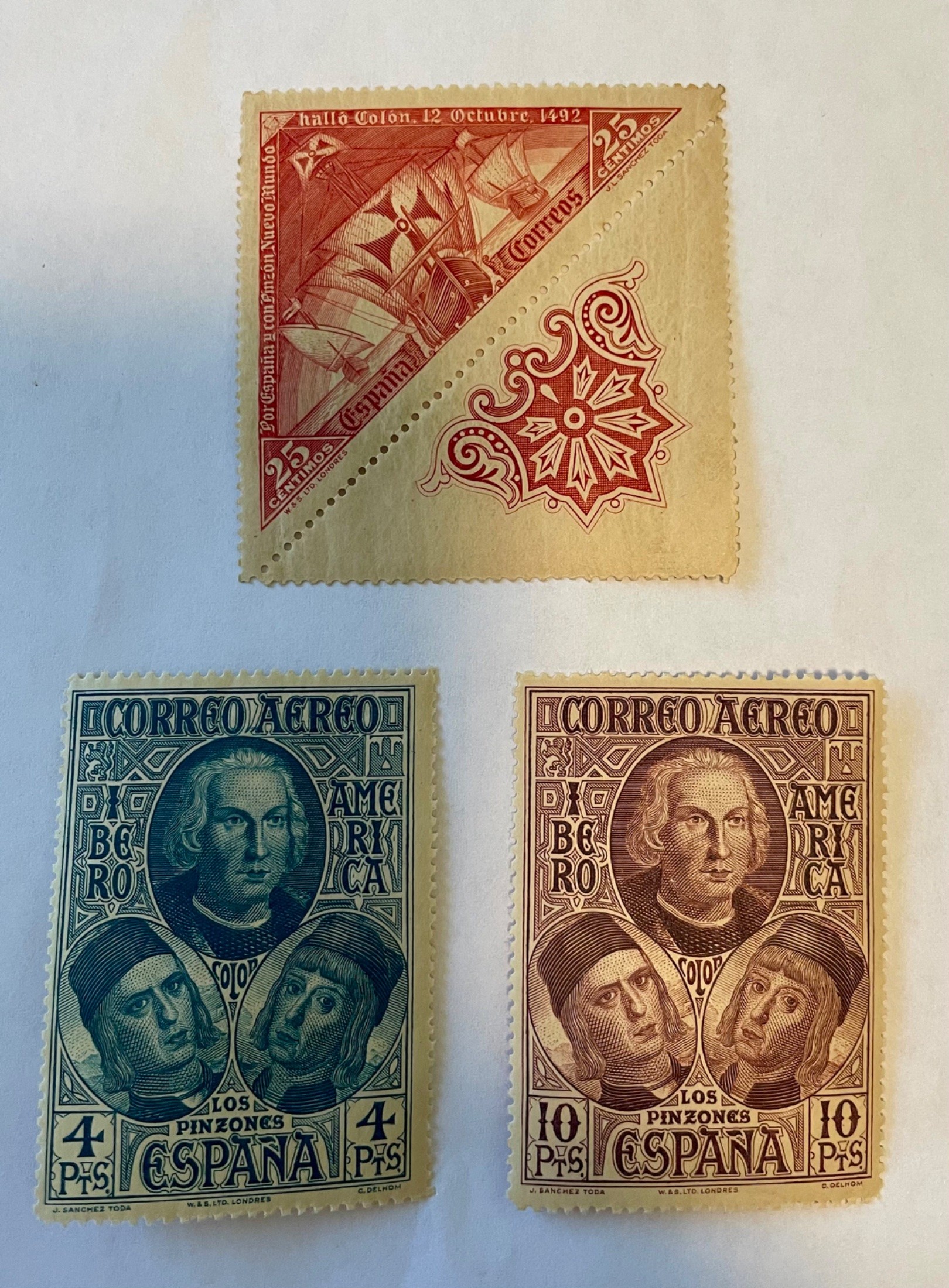 España (Spain) 25 céntimos (triangular pair), 4 Pts, 10 Pts