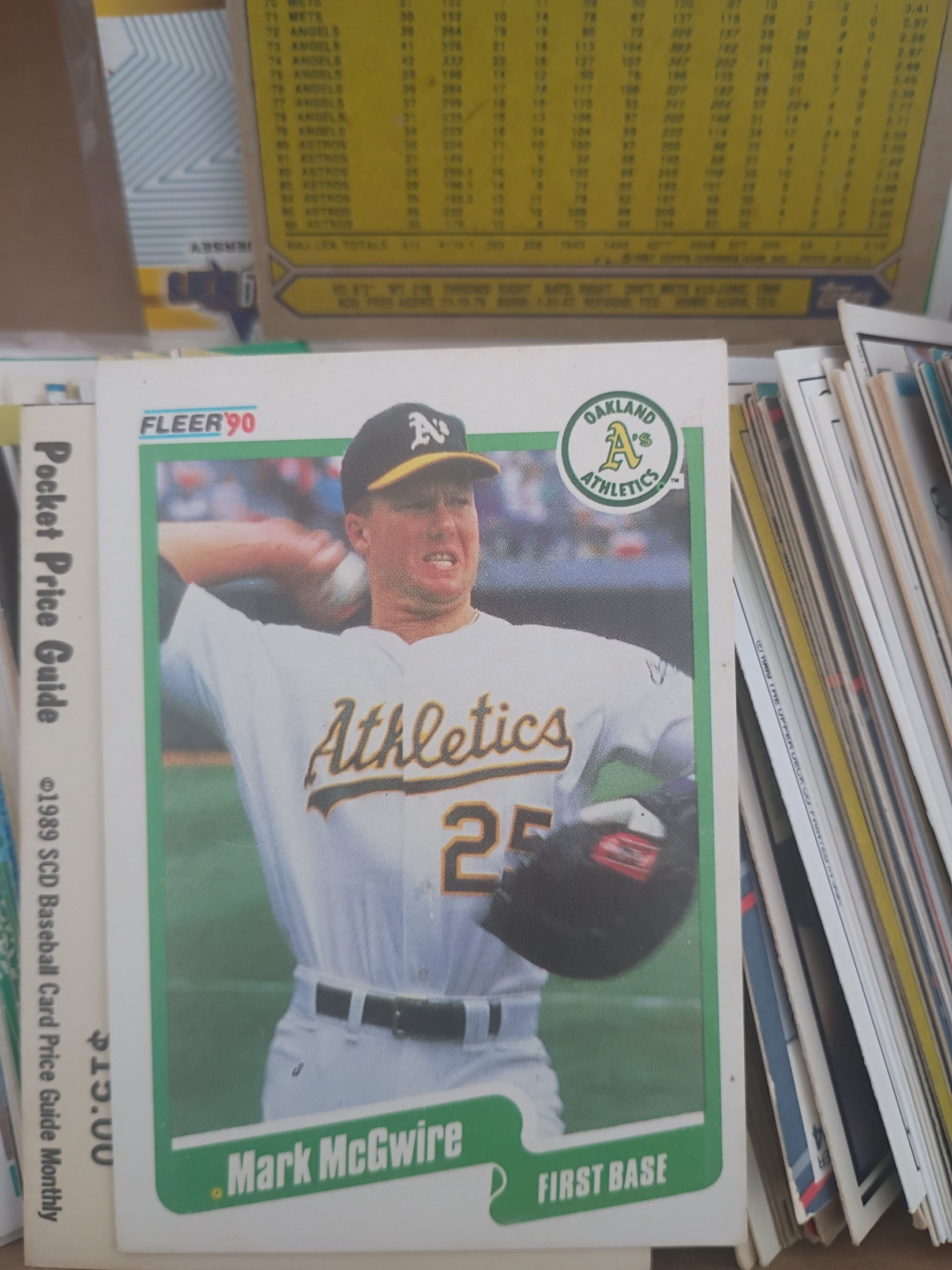 1990 Fleer Baseball Mark McGwire card
